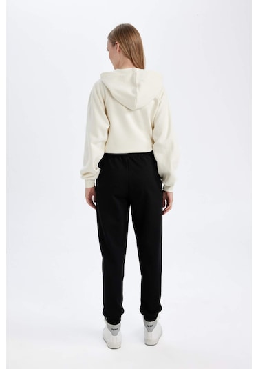 DeFacto Regular Fit Jogger Eşofman Altı Beli Paçası Lastikli Cepli Uzun Boy S8381AZ24WNBK81 DeFacto Regular Fit Jogger Eşofman Altı Beli Paçası Lastikli Cepli Uzun Boy S8381AZ24WNBK81
