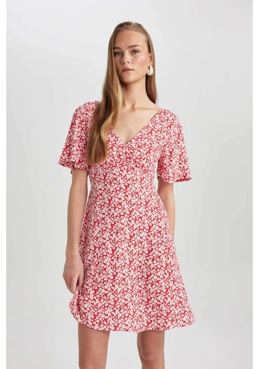 DeFacto V Yaka Çiçekli Maroken Mini Kısa Kollu Kırmızı Elbise B0127AX24SPRD227 DeFacto V Yaka Çiçekli Maroken Mini Kısa Kollu Kırmızı Elbise B0127AX24SPRD227
