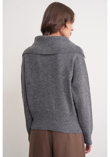 6900 Kadın Düğmeli Devrik Yaka Triko Kazak Antrasit Antrasit