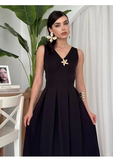 Late Yıldız Detaylı Elbise Siyah