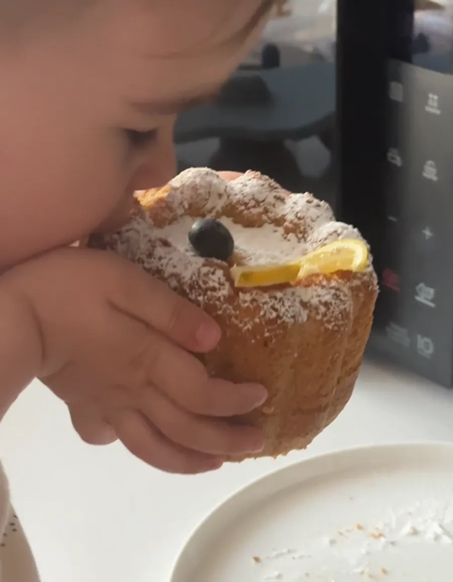 Vesna Krasna Yuvarlak Bento Turtalı Silikon Fırın Kabı 348272052 Çikolata