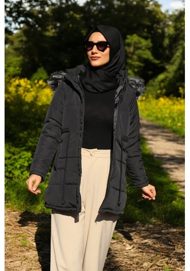 Kışlık Orta Boy Kürklü Kapüşonlu Su Geçirmez Tasarım Kadın Şişme Mont Siyah