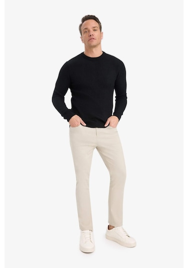 Defacto Standart Fit Normal Kesim Bisiklet Yaka Dokulu Triko Kazak C8814ax25wnbk27 Siyah Defacto Standart Fit Normal Kesim Bisiklet Yaka Dokulu Triko Kazak C8814ax25wnbk27 Siyah