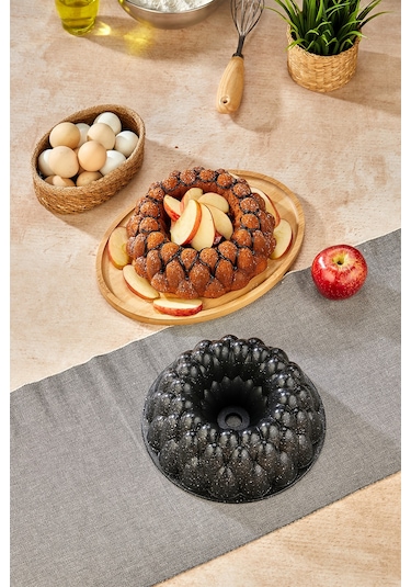 Polochef Prizma Döküm Granit Kek Kalıbı Siyah 26 Cm Siyah