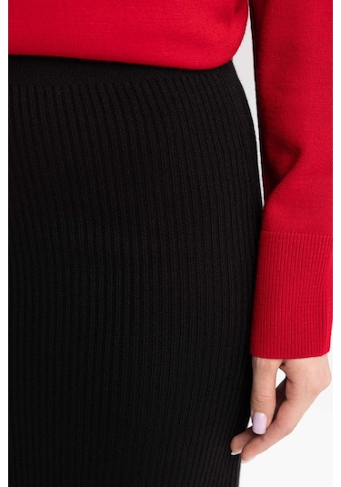 Defacto Regular Fit Esnek Belli Basic Düz Siyah Maxi Etek D2526AX24WNBK81 Siyah Defacto Regular Fit Esnek Belli Basic Düz Siyah Maxi Etek D2526AX24WNBK81 Siyah