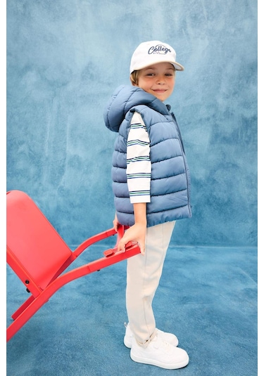 Defacto Erkek Bebek Su Geçirmez Tafta Kapüşonlu Şişme Yelek A2221a525auın257 İndigo Defacto Erkek Bebek Su Geçirmez Tafta Kapüşonlu Şişme Yelek A2221a525auın257 İndigo