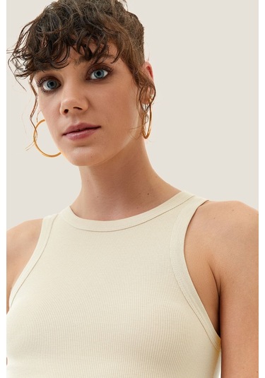 Kadın Yavruağzı Fitilli T-shirt Halter Yaka Örme Atlet Kırık Beyaz