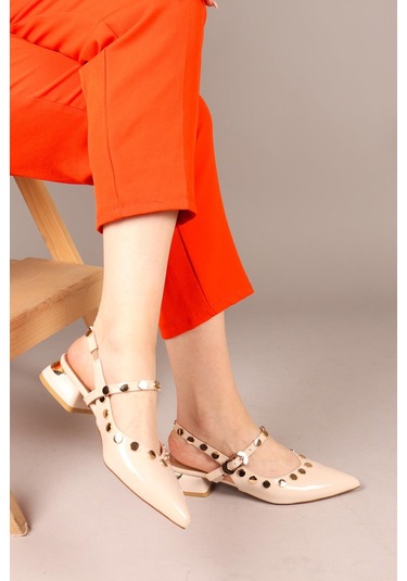 Feles Sarı Pul Detaylı Arkası Açık Kadın Babet Ayakkabı Ten