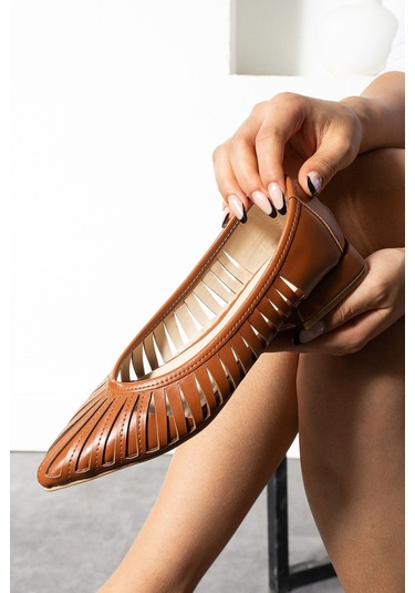 Zenneshoes Kadın Babet Lazer Kesim Lastikli Taba K.