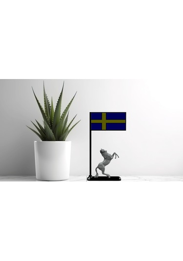 İsveç Bayrağı Temalı Masa Dekoru Şaha Kalkmış At Figürlü 3d Baskı