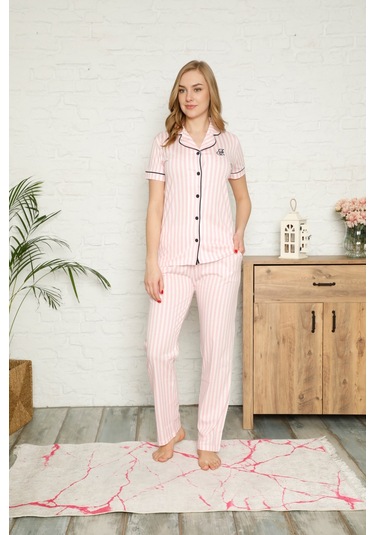 Kadın Pembe Beyaz Çizgili Gömlek Yaka Önden Düğmeli %100 Pamuk Kısa Kol Cepli Pijama Takımı Pembe