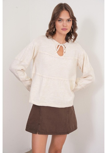 6950 Kadın Yakası Bağcıklı Pileli Triko Kazak Naturel Naturel