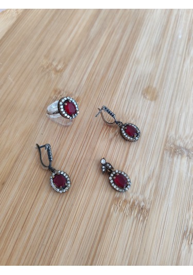 Yakut Taşlı Ve Zirkon Süslemeli Gümüş Set Bronz