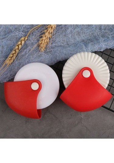 Pazly Kırmızı Plastik Hamur Kesici - Pizza, Pasta, Turta Dekoru - Pratik Mutfak Aleti - Kullanışlı Hamur Dekorasyonu Diğer