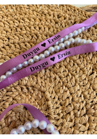 Dökülen İncili Isimli Yüzük Kurdelesi Söz Kurdelesi Lila