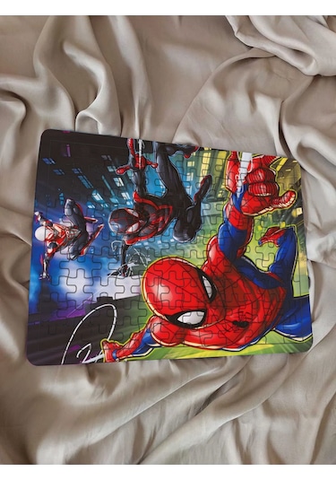 Çocuk Puzzle Ahşap Örümcek Adam 108 Parça Mobilya