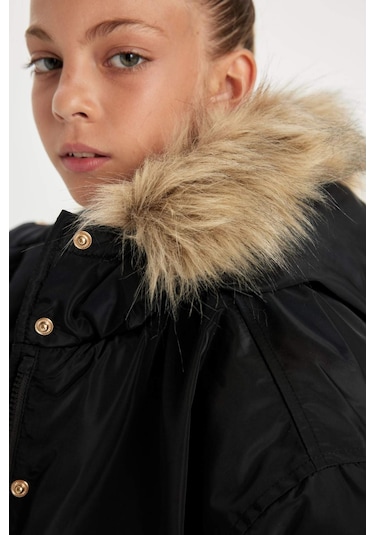 DeFacto Kız Çocuk Kapüşonlu Çıtçıt Kapamalı Fermuarlı Cepli Mont C5488A824WNBK27 Siyah