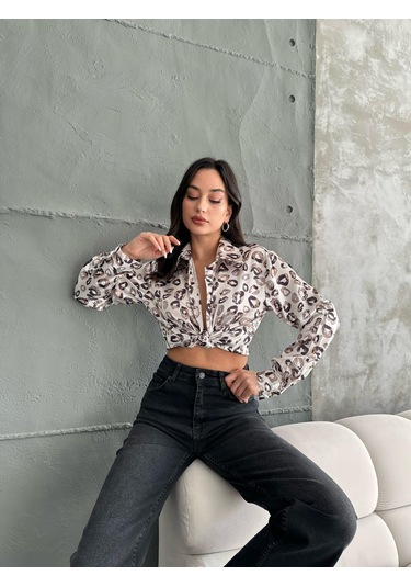 Kadın Oversize Ekru Renk Kahve Öpücük Detaylı Saten Gömlek-kahve Kahve