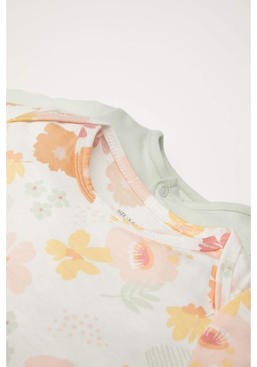 DeFacto Kız Bebek Yenidoğan Desenli Penye 2'li Kısa Kollu Tulum D8298A5NSER105 Ekru