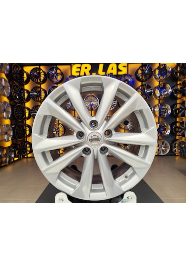 4 Adet Nissan  7 17 5 114.3 Et40 66.1 Sılver Jant Revize Edilmiş Takım