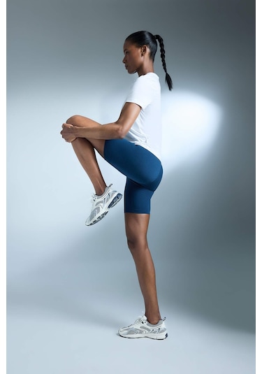 DeFactoFit Yüksek Bel Beli Saran Biker Esnek Kısa Basic Düz Sporcu Tayt Z6741AZ25SPNV249 Lacivert