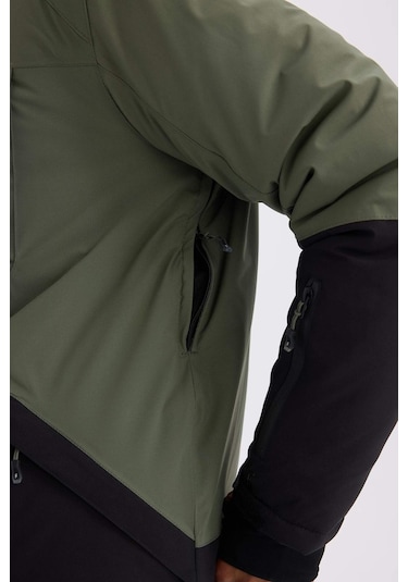 DeFactoFit Kayak Montu Su İtici Rüzgar Geçirmez Kapüşonlu Fermuarlı Eldiven Detaylı Ultra Korumalı A7114AX24WNKH109