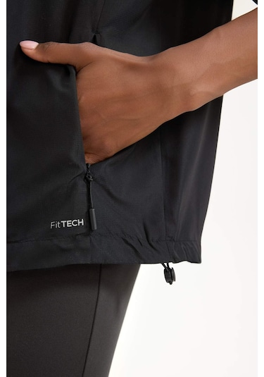 DeFactoFit Su İtici Kapüşonlu Fermuarlı Esnek Dokulu Mevsimlik Baharlık Mont D6086AX25SPBK81 Siyah