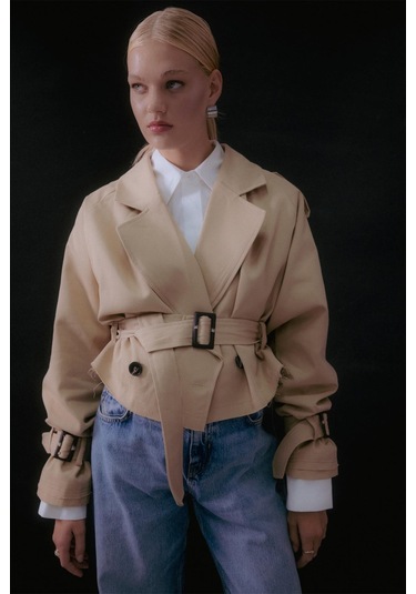 Kemerli Kısa Trenç Bej Bej