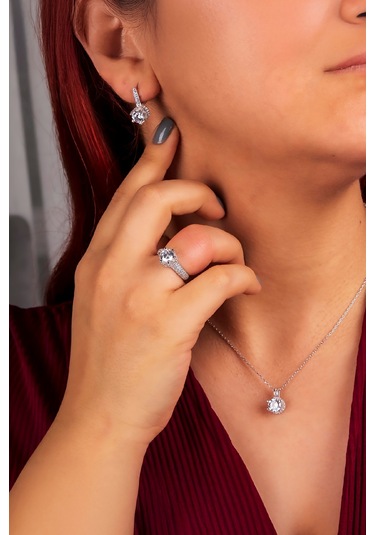 925 Ayar Gümüş Rodyumlu Full Zirkon Taşlı Kraliçe Bayan Takı Seti