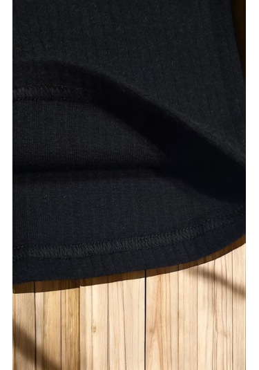 Yarım Boğazlı Kız Çocuk Body Siyah