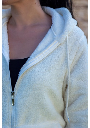 Kadın Beyaz Peluş Yumoş Fermuarlı Kapüşonlu Cepli Welsoft Ceket 22kckteres 001