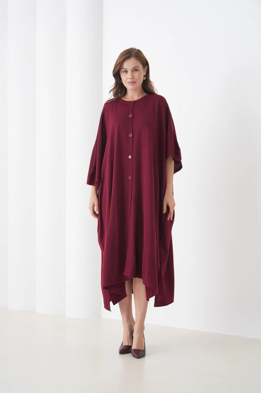 Kadın Tesettüre Uygun Önden Düğmeli Asimetrik Kesim Yarasa Kol Şık Geniş Kalıp Panço Ceket Bordo