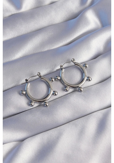 316l Çelik Gümüş Renk Topçuk Tasarımlı Oval Küpe