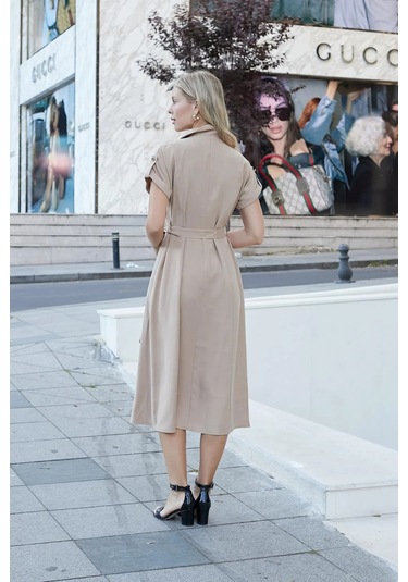 Kadın İpeksi Modal Kumaş Yakalı Düşük Omuzlu Apoletli Yan Cepli Kemerli Diz Altı Boy Uzun Elbise-camel Camel Kadın İpeksi Modal Kumaş Yakalı Düşük Omuzlu Apoletli Yan Cepli Kemerli Diz Altı Boy Uzun Elbise-camel Camel