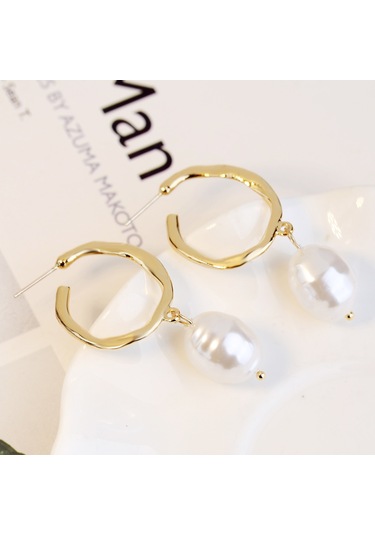 1030402303 Büyük C Saplama Küpe Takı