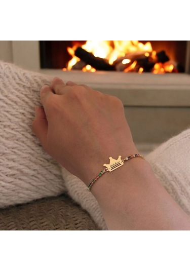 Vildan İsmine Özel Renkli Taş Desenli Taç Motifli 14 Ayar Altın Plakalı Hediye Bileklik-489isim Vildan