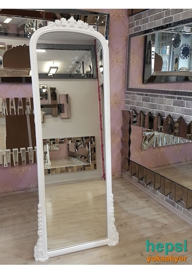 Matmazel Model Beyaz Renk Varaklı Ayaklı Boy Aynası