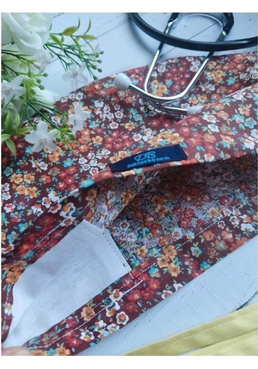 Tesettür Kahverengi Çıtır Çiçekler Desenli Cerrahi Bone Doktor Hemşire Sağlıkçı Bonesi Geniş Kesim