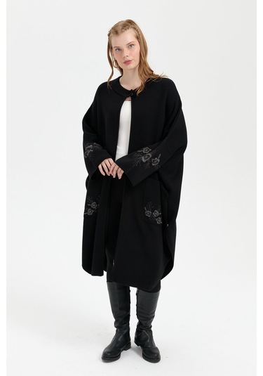 Kadın Dik Yaka Kolu Ve Cebi İşlemeli Panço Siyah Siyah