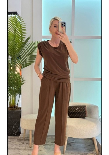 Kadın Vatkalı Düşük Kol Rahat Kesim İkili Takım Kahve