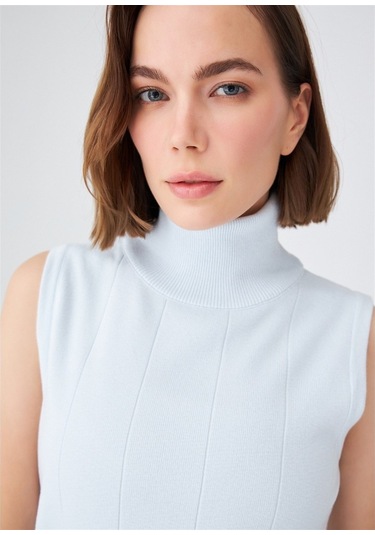 Peraluna Kadın Balıkçı Yaka Dar Kalıp Kolsuz Bluz Açık Mavi-Açık Mavi