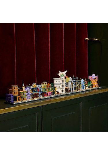 LEGO® Harry Potter™ Diagon Yolu Büyücü Mağazaları 76444 - Yetişkinler için Koleksiyonluk Yaratıcı Sergileme Modeli Yapım Seti (2750 Parça)