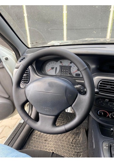 Megane 1 Uyumlu Araca Özel Dikmeli Direksiyon Kılıfı Soft Nokta D Siyah