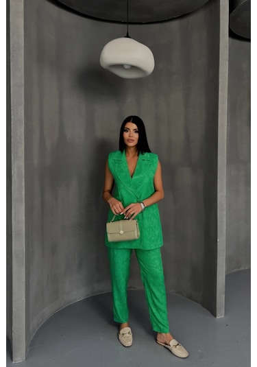 Leyla Sanat Sanata Yeni Bir Bakış Açısı Jakar Kumaş Yelek - Pantolon Takım - Yeşil Yeşil