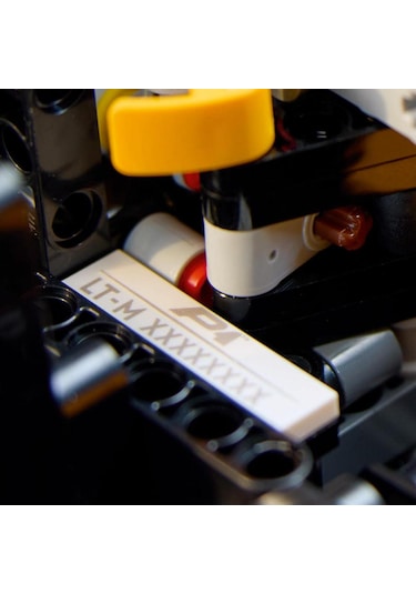 LEGO® Technic McLaren P1™ 42172 - Otomobil Tutkunu Yetişkinler için Sergilenebilir Araba Modeli Yapım Seti (3893 Parça)