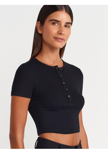 Dilvin 31647 Düğme Detaylı Crop Top-siyah Siyah