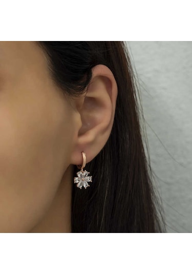 Gümüş Beyaz Çiçek Küpe 14 MM Gümüş