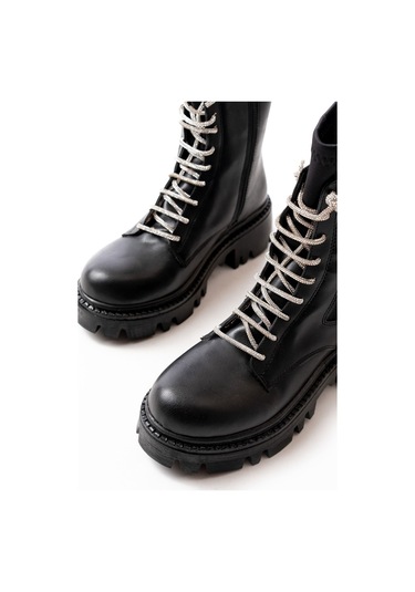 868-2006 Siyah Düz Topuklu Bağcıklı Fermuarlı Günlük Kadın Bot Beyaz