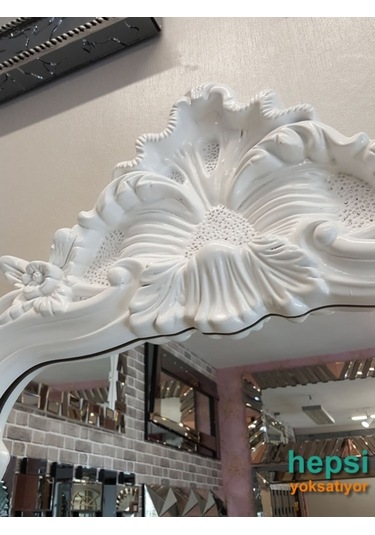 Vintage Madam Model Varaklı Boy Aynası Beyaz