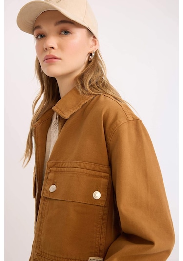 DeFacto Coool Crop Dik Yaka Fermuarlı Cepli Gabardin Ceket E4029AX25SPBG633 Bej